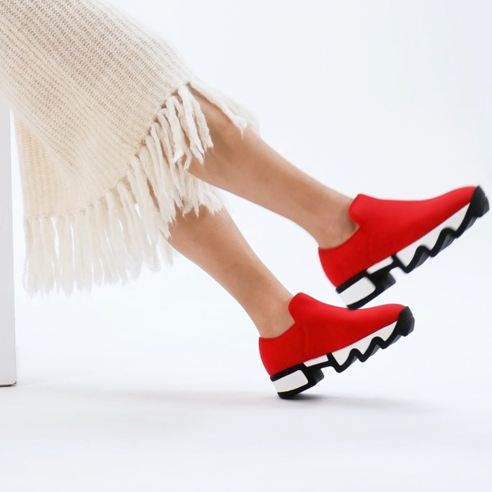 iRi WES I Red Low Top Sneaker – Size 7.5/37.5 – Red